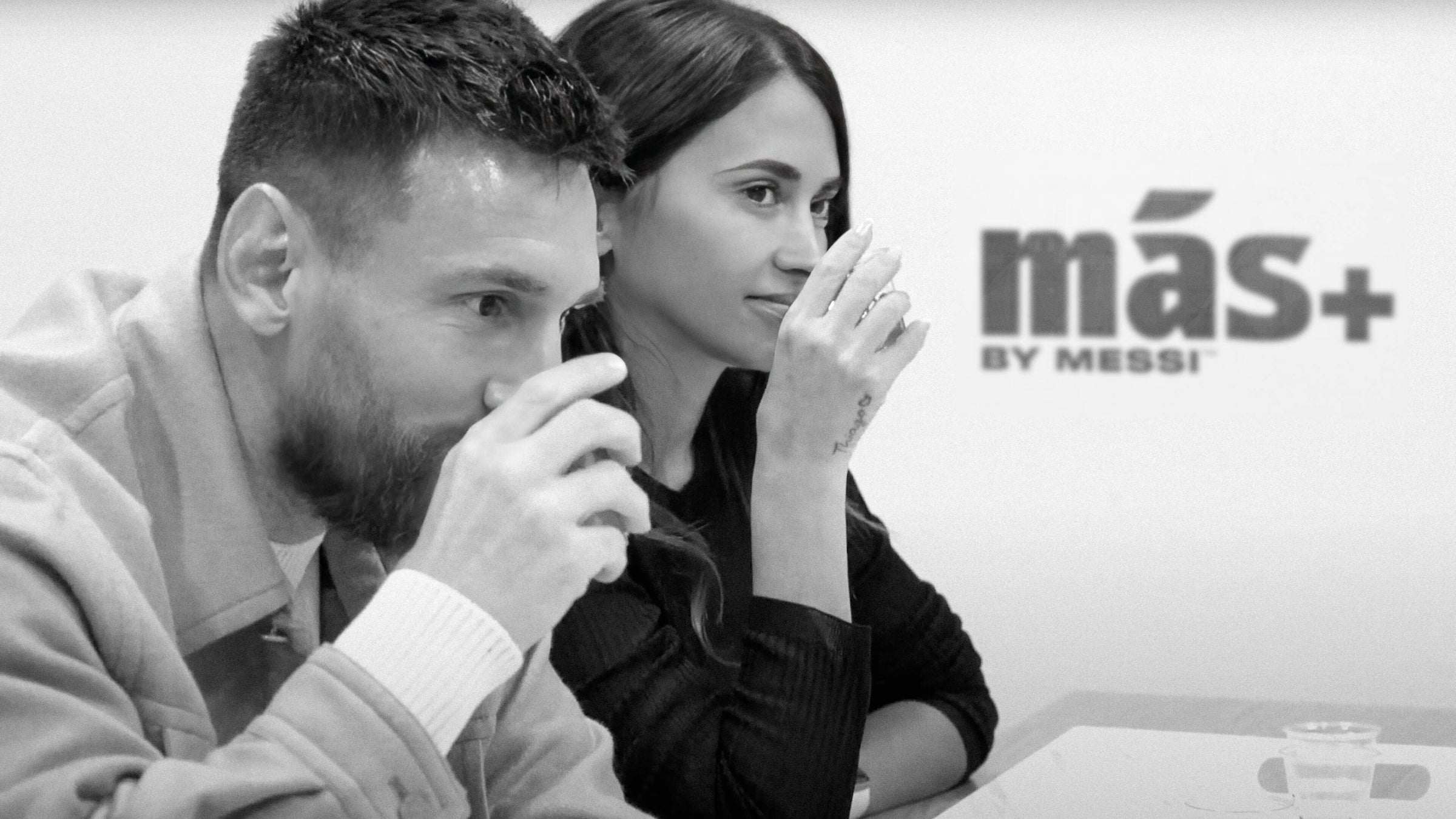 Leo Messi y su esposa Antonela comparan notas de cata en las instalaciones de desarrollo de productos Más+